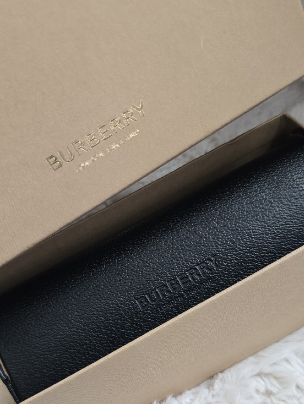 Burberry 0BE4290 Sunglasses - Picture 13 of 14